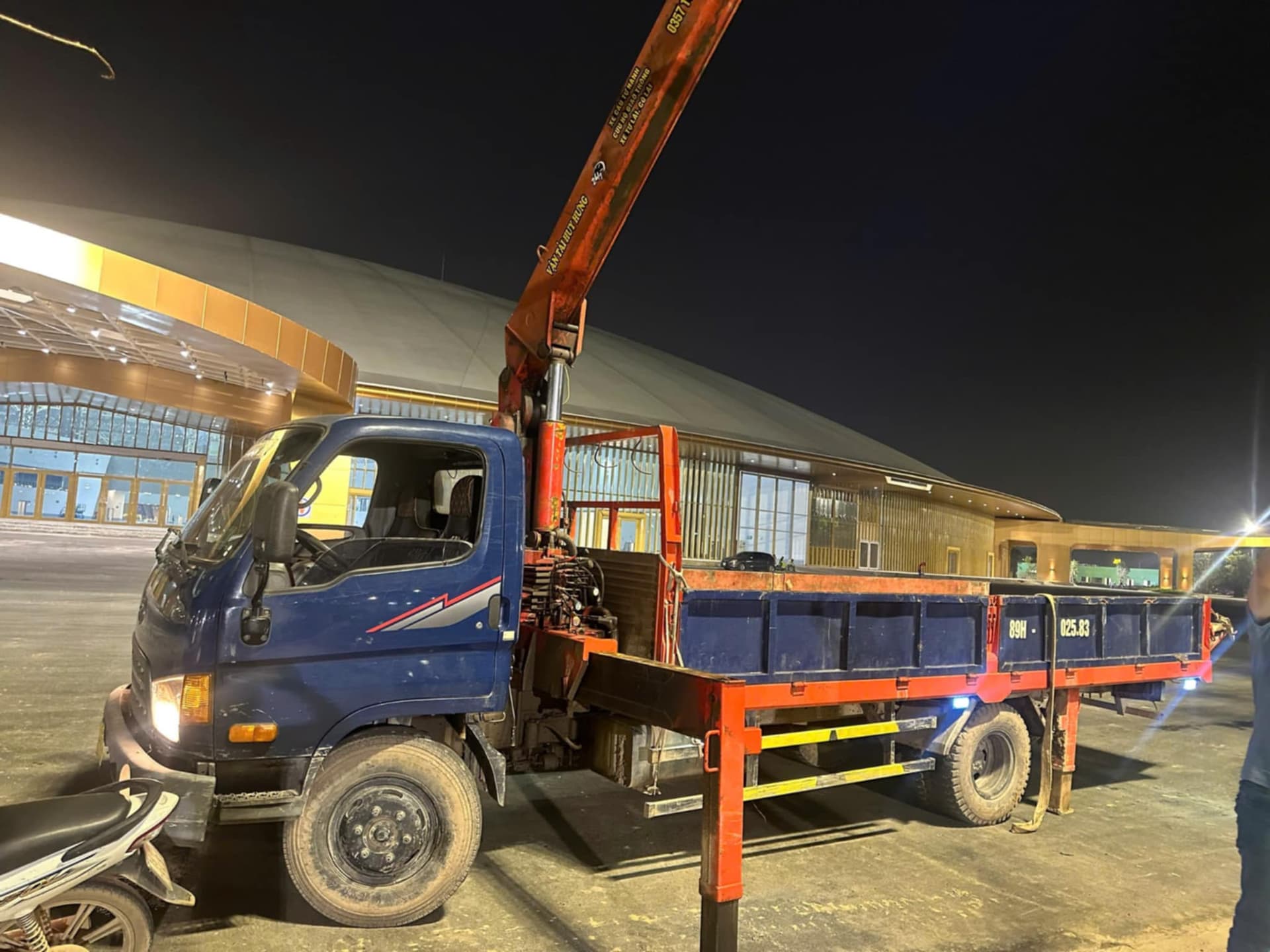 Xe cẩu tự hành 3,5 tấn